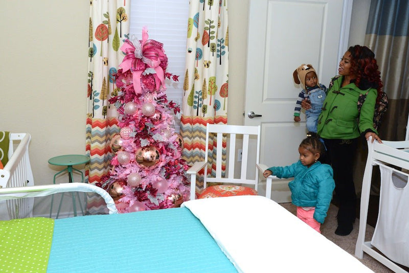 Dwell With Dignity, Holiday Warehouse spruce up single mom’s home for the holidays - Holiday Warehouse