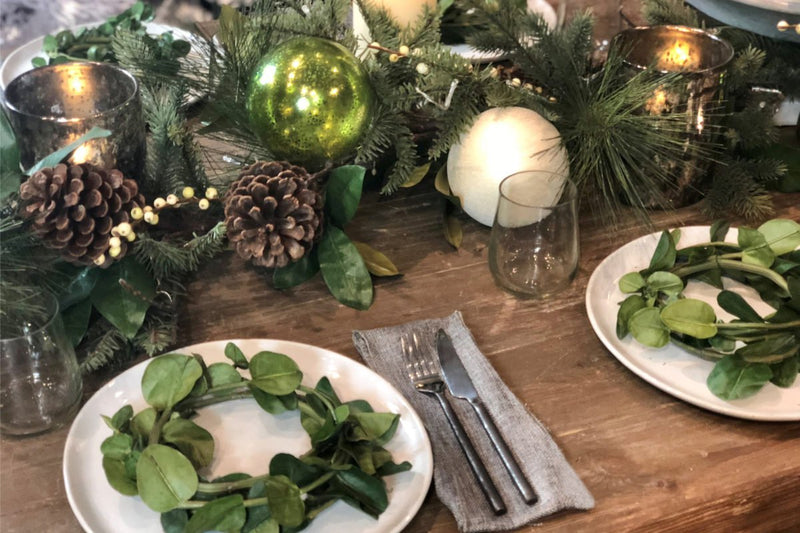 How to Create a Casual and Elegant Tablescape - Holiday Warehouse