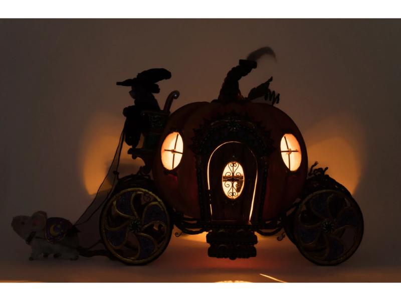 27" Enchanted Pumpkin Carriage - Holiday Warehouse