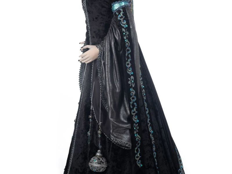 Tanda the Seer Doll Life Size - Holiday Warehouse